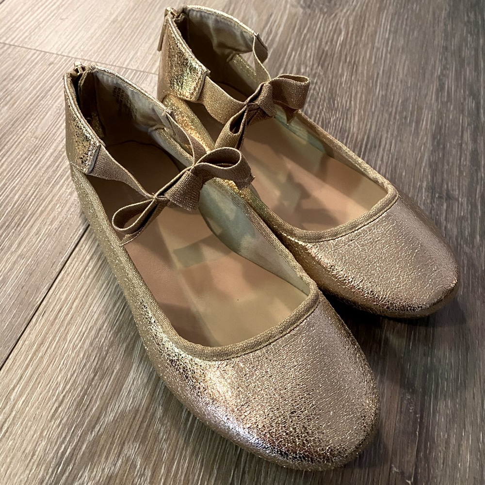 Kenneth Cole New York, Rose Gold Metallic Sandals